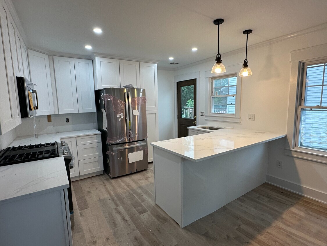 21 Waverly Pl, Red Bank, NJ 07701 House Rental in Red Bank, NJ