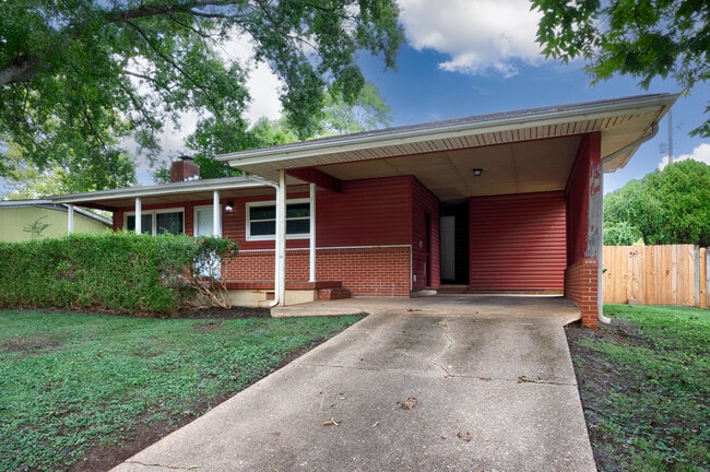 Building Photo - 4210 Toftoy Dr SW