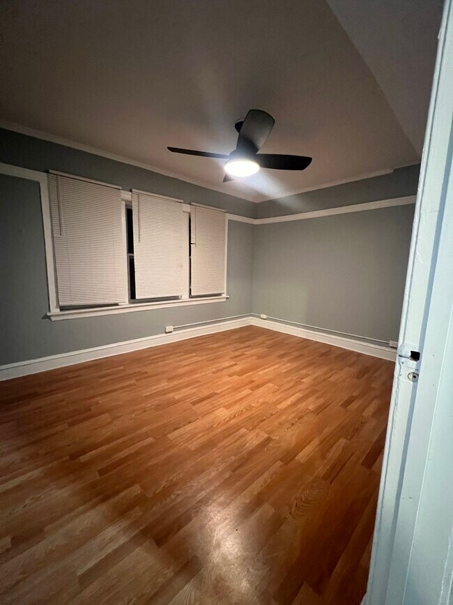 Foto del edificio - 7800 S Burnham Ave