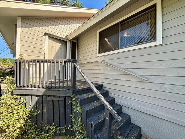 Building Photo - 13108 Lake Villa Dr