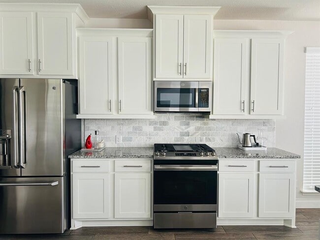 Foto del edificio - 1232 Low Branch Ln