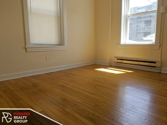 Building Photo - 2855 N Richmond St