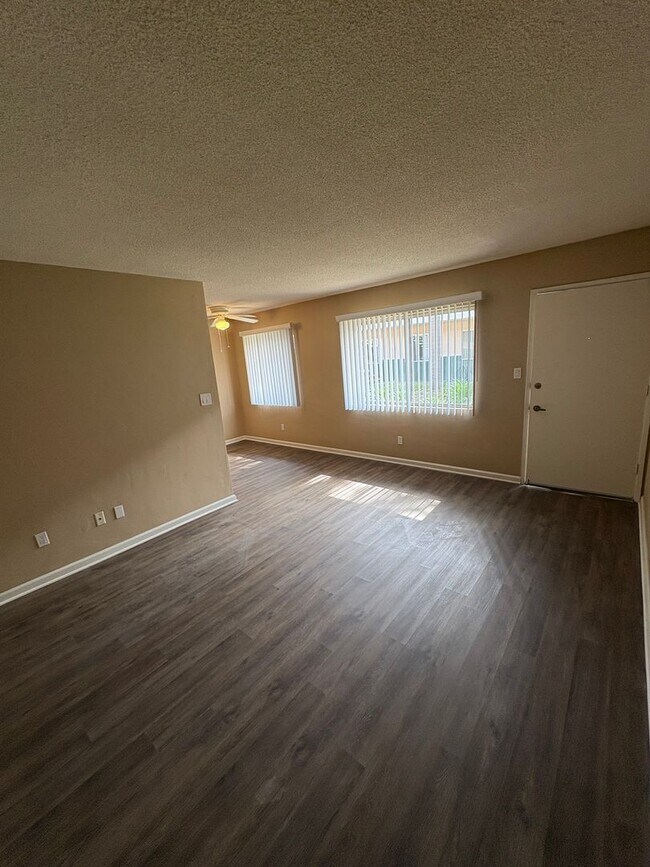 Foto del edificio - 4379 Hamilton St