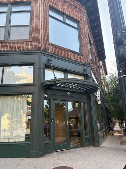 Building Photo - 225 Weybosset St