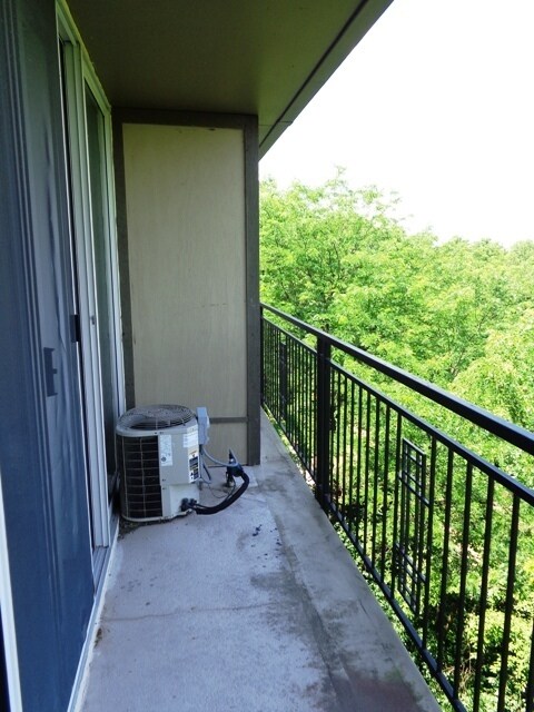 Foto del edificio - 5810 Oakwood Dr