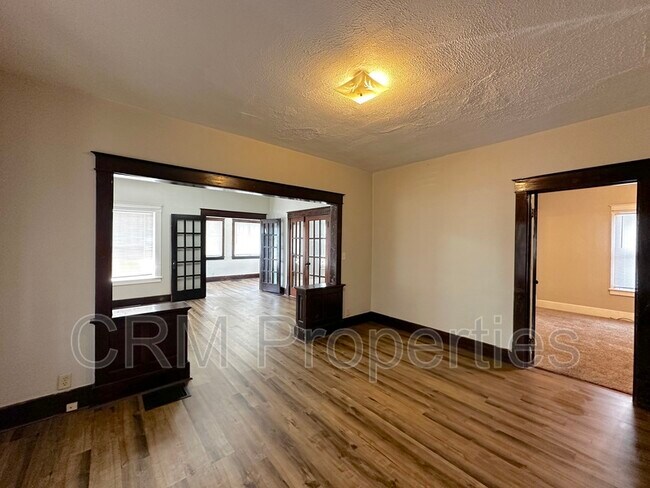 Foto del edificio - 310 N Lindsay St