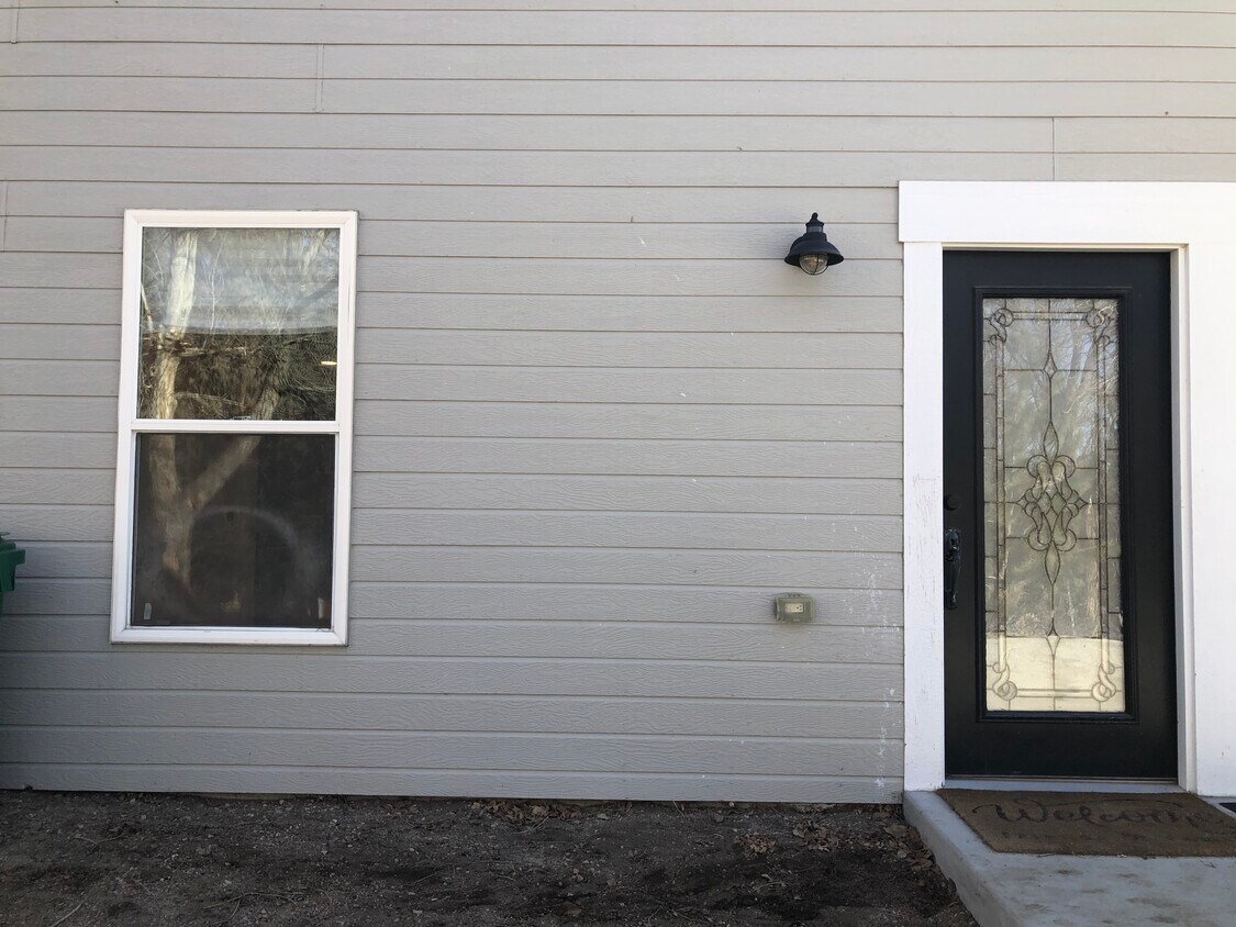 652 6th St Unit 2, Castle Rock, CO 80104 Apartments in Castle Rock