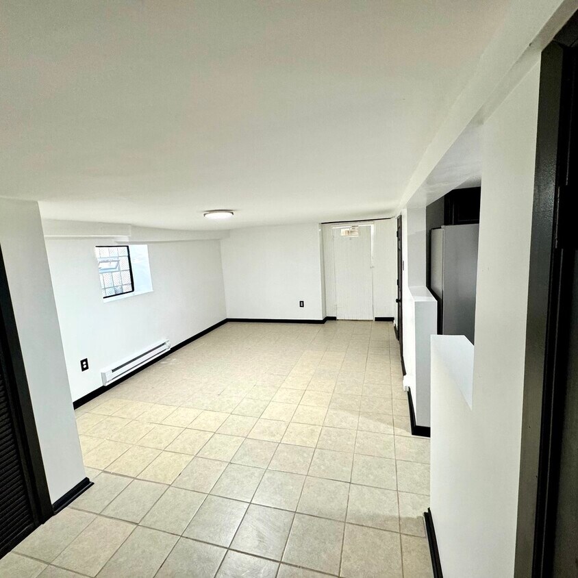 Foto principal - 2244 N Springfield Ave