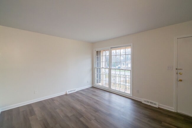 Building Photo - Newly Renovated 3-Bedroom Ranch with Spacious Yard!