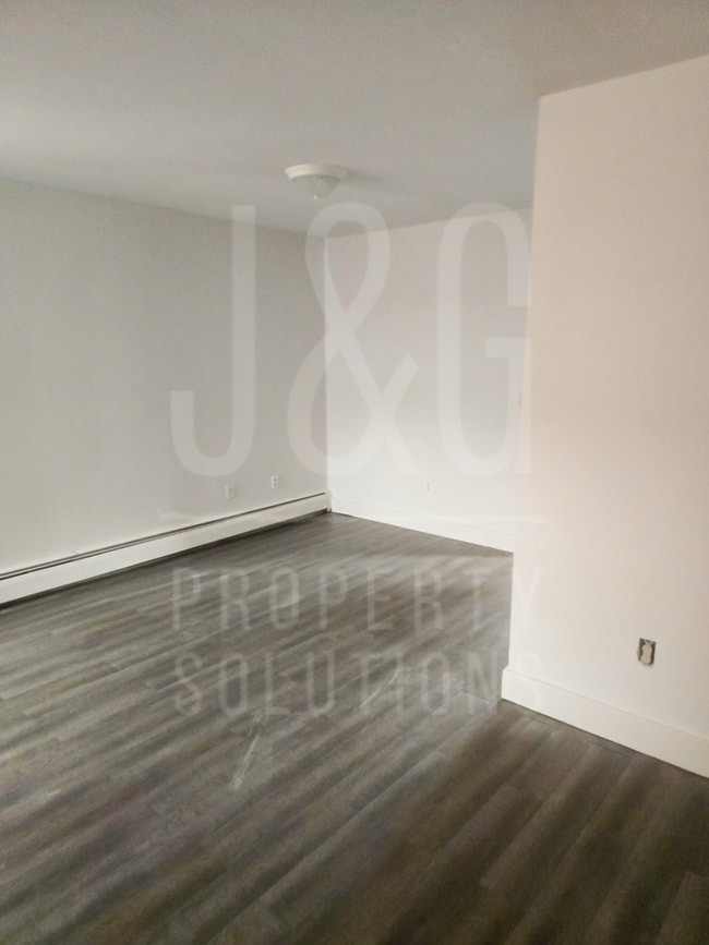 Building Photo - 626 Chestnut St