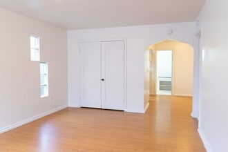 Building Photo - 1225 Chemeketa St NE