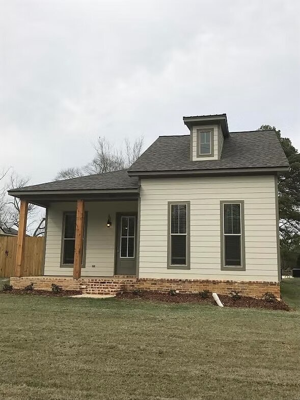 Building Photo - 399 E Garrard Rd