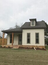 Building Photo - 399 E Garrard Rd