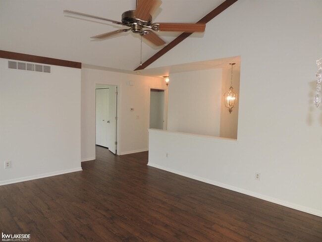 Building Photo - 1600 Stonecrest Dr