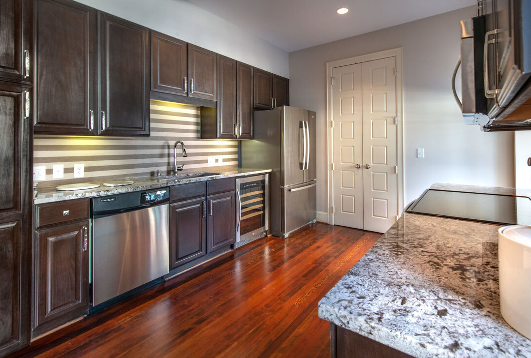 Primary Photo - 412 N Ervay-5514
