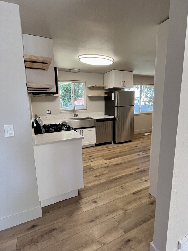 Building Photo - Taylorsville Single Family Home