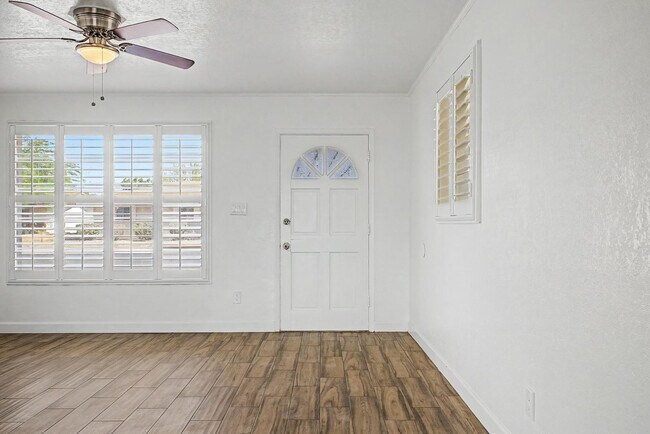 Foto del edificio - 3519 W Orchid Ln