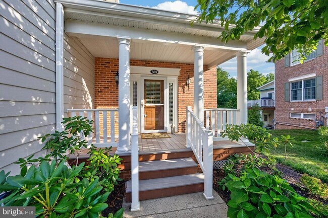 Building Photo - 563 Gramercy Ln