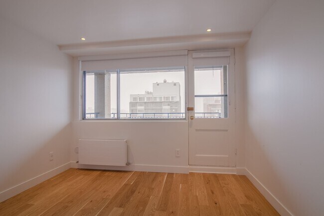 Building Photo - 3460 Rue Durocher