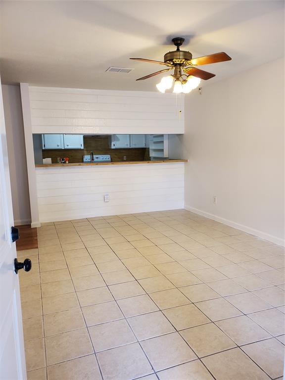 Foto del edificio - 8532 Maplecrest Dr
