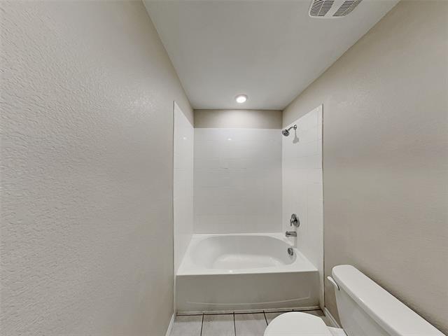 Building Photo - 2603 Hutchins Dr