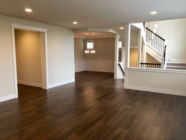 Foto del edificio - Luxury 5 Bedroom Home in Issaquah!