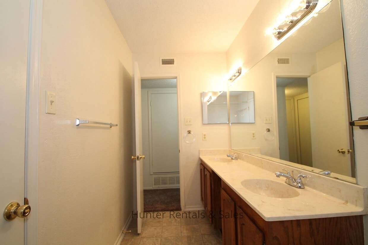 Primary Photo - Two-Story Dream!