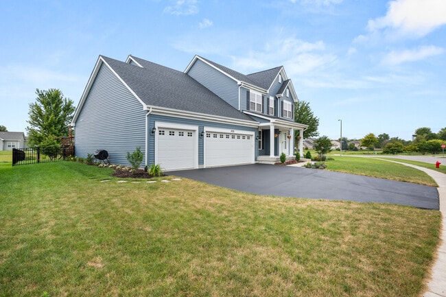 Building Photo - 406 Mary Ann Cir