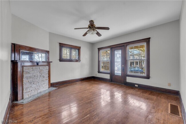 Foto del edificio - 3820 Riverside Ave