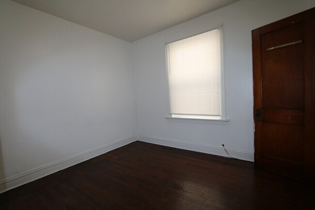 Foto del edificio - 12036 S Perry Ave