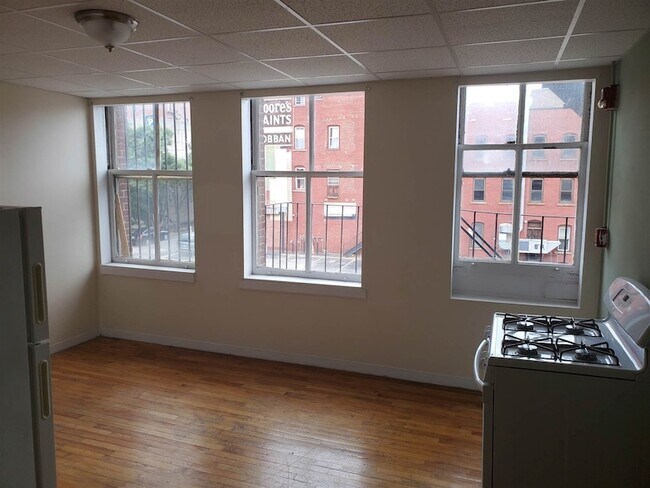 Foto del edificio - 819 Elm St