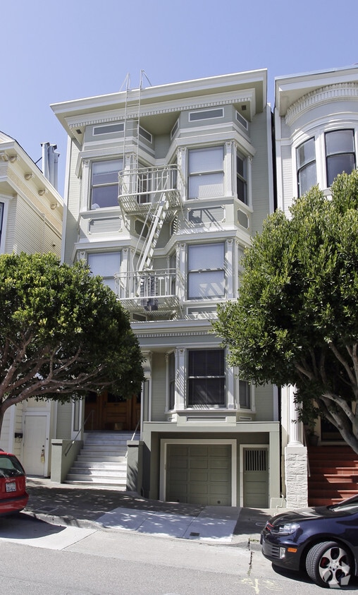 Primary Photo - 3116-3118 Washington St