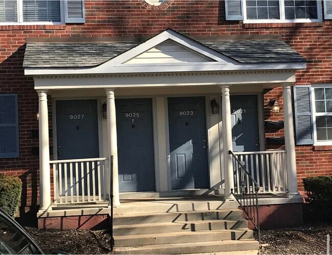 Foto del edificio - 9027 Wrenwood Ln