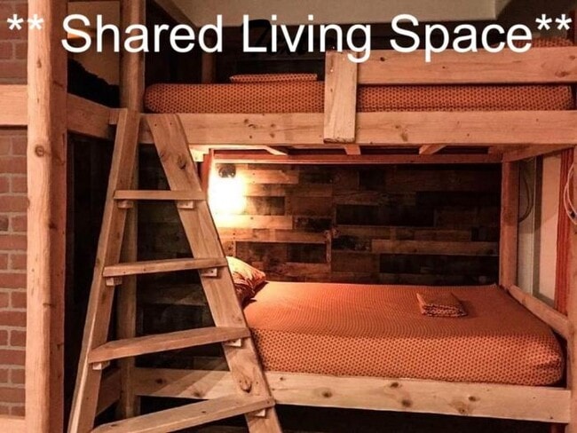 Building Photo - bedroom in Los Angeles CA 90049