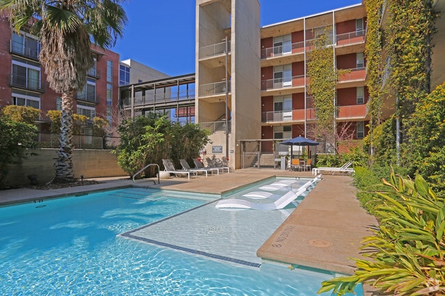 1221 Broadway Lofts