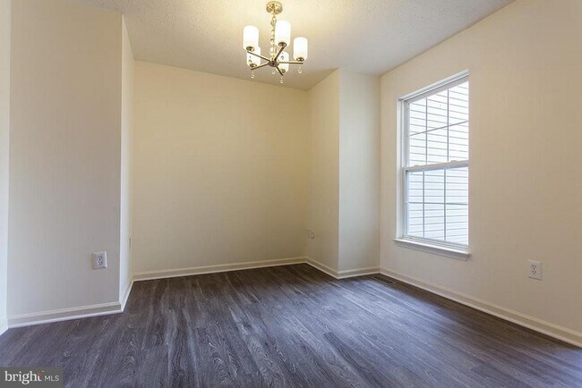 Foto del edificio - 5931 Autumn Spell