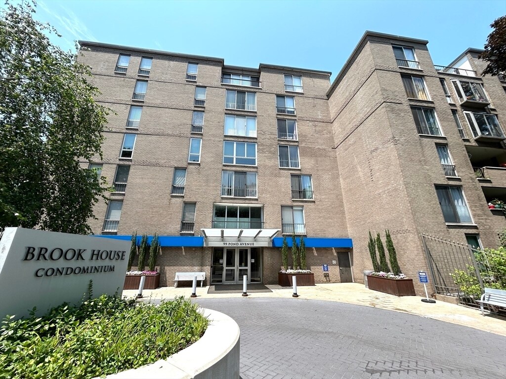 Primary Photo - 99 Pond Ave