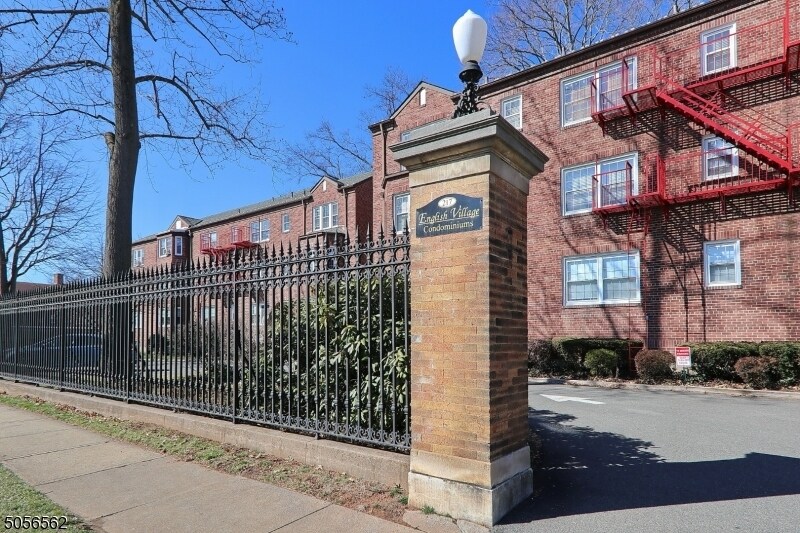 Primary Photo - 217 Prospect Ave