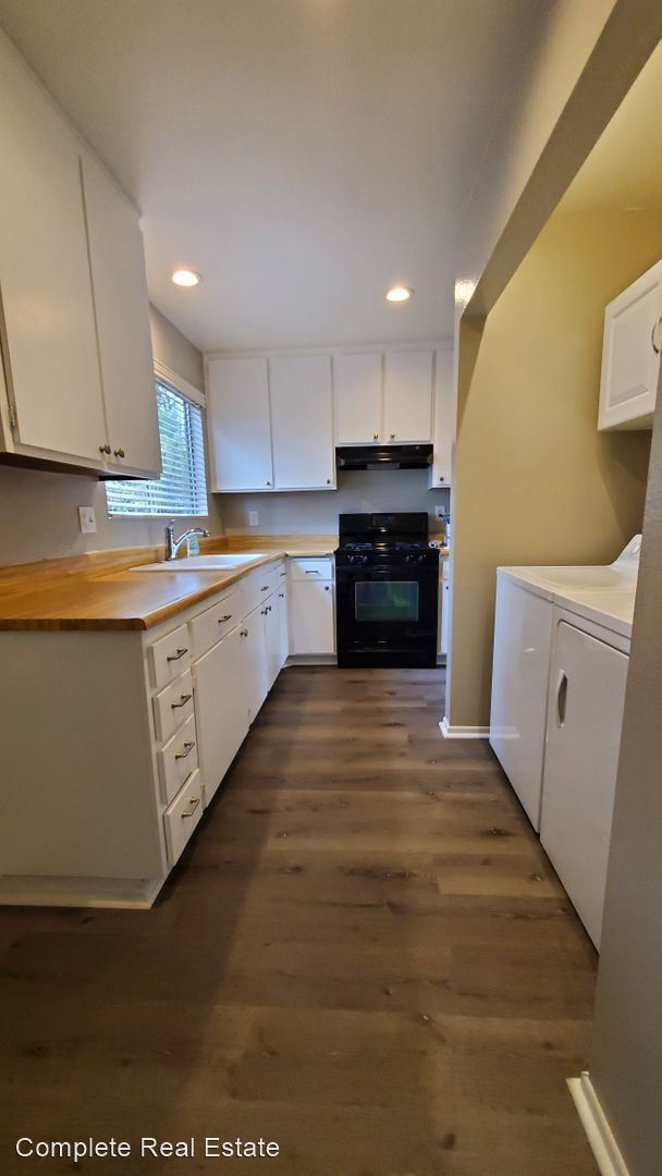 Building Photo - 2 br, 1 bath House - 1651 Peacock Boulevard