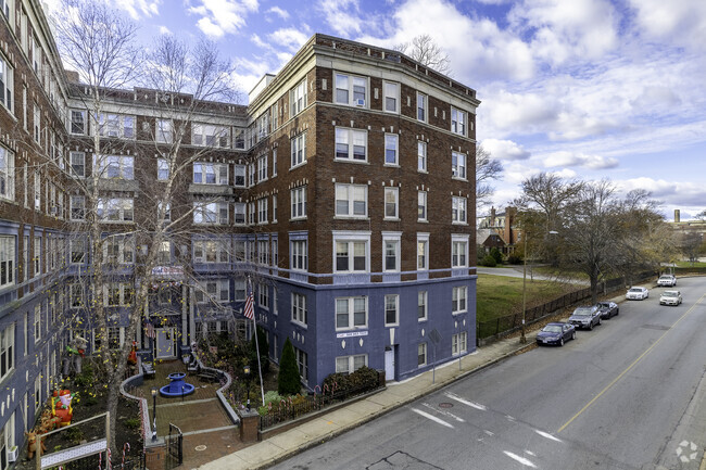 Building Photo - The Roosevelt Apartments