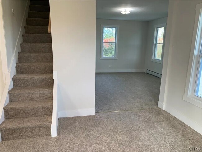 Foto del edificio - 281 Cole Rd