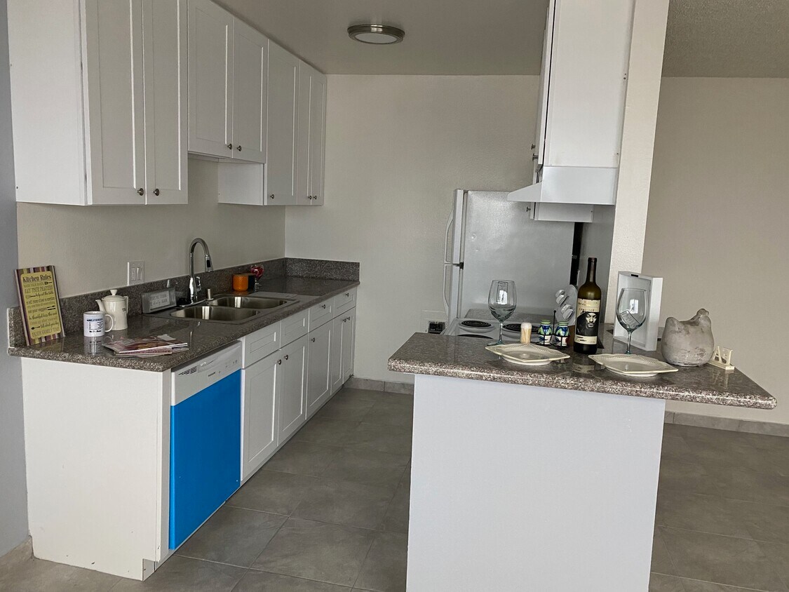 Foto principal - 14411 Kittridge St