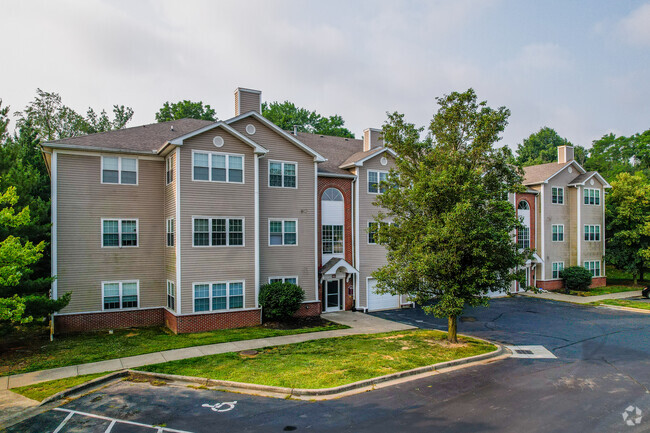 Building Photo - Burgundy Hills Apartments