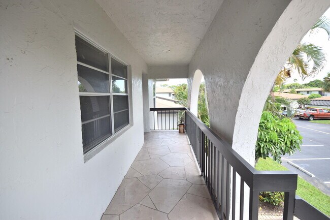 Building Photo - 13578 Sabal Palm Ct