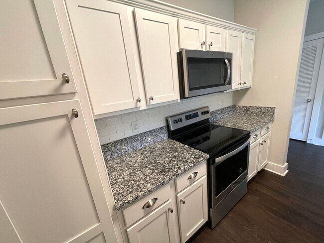 Foto del edificio - Beautiful Condo! Views & Nature from Every Window! Pet Friendly! Required Insurance & Air Filters...