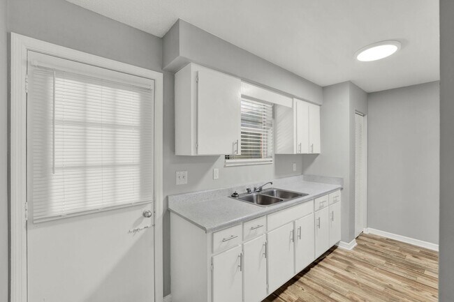 Foto del edificio - ***Cute 2 Bedroom Apartment in Orange City***