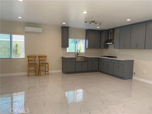 Foto del edificio - 6049 Encinita Ave