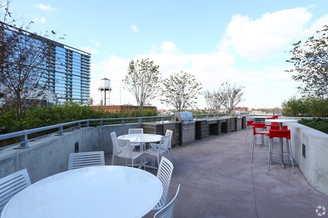 Building Photo - 1578 N Clybourn Ave