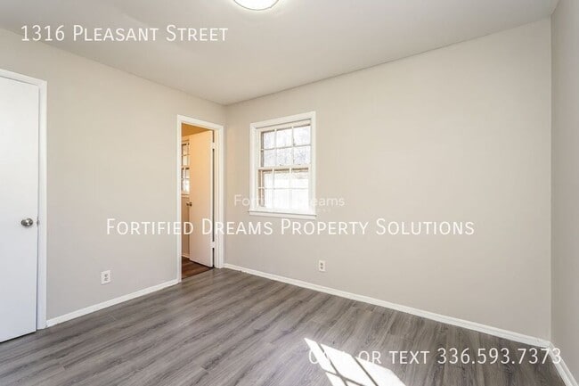 Foto del edificio - 1316 Pleasant St