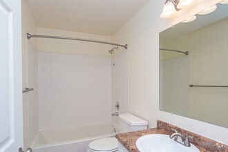2BR, 2BA - 1030SF - Breckenridge Apartments